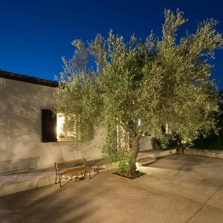 Villa Silva - Isulatravel *